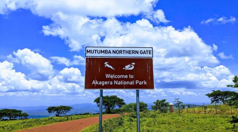 Inyambo Heritage Resort is strategically located just 1.7 km from the Mutumba Northern Gate of Akagera National Park.